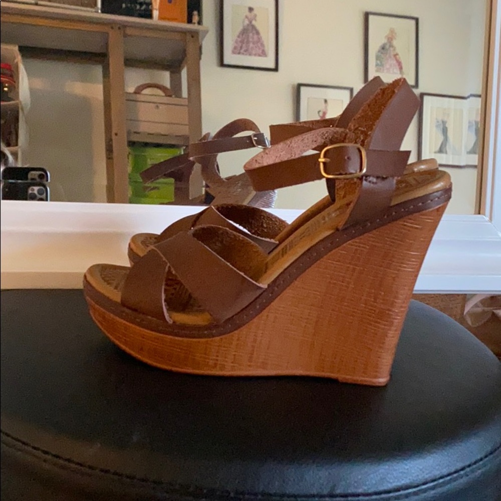 NWOT Brown Leather and Wood Wedges